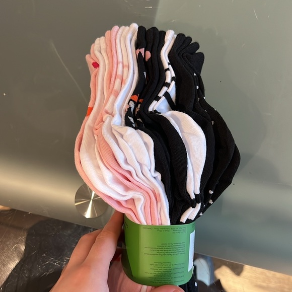 Kate Spade New York 10 Pairs Shortie Crew Socks - Picture 3 of 14